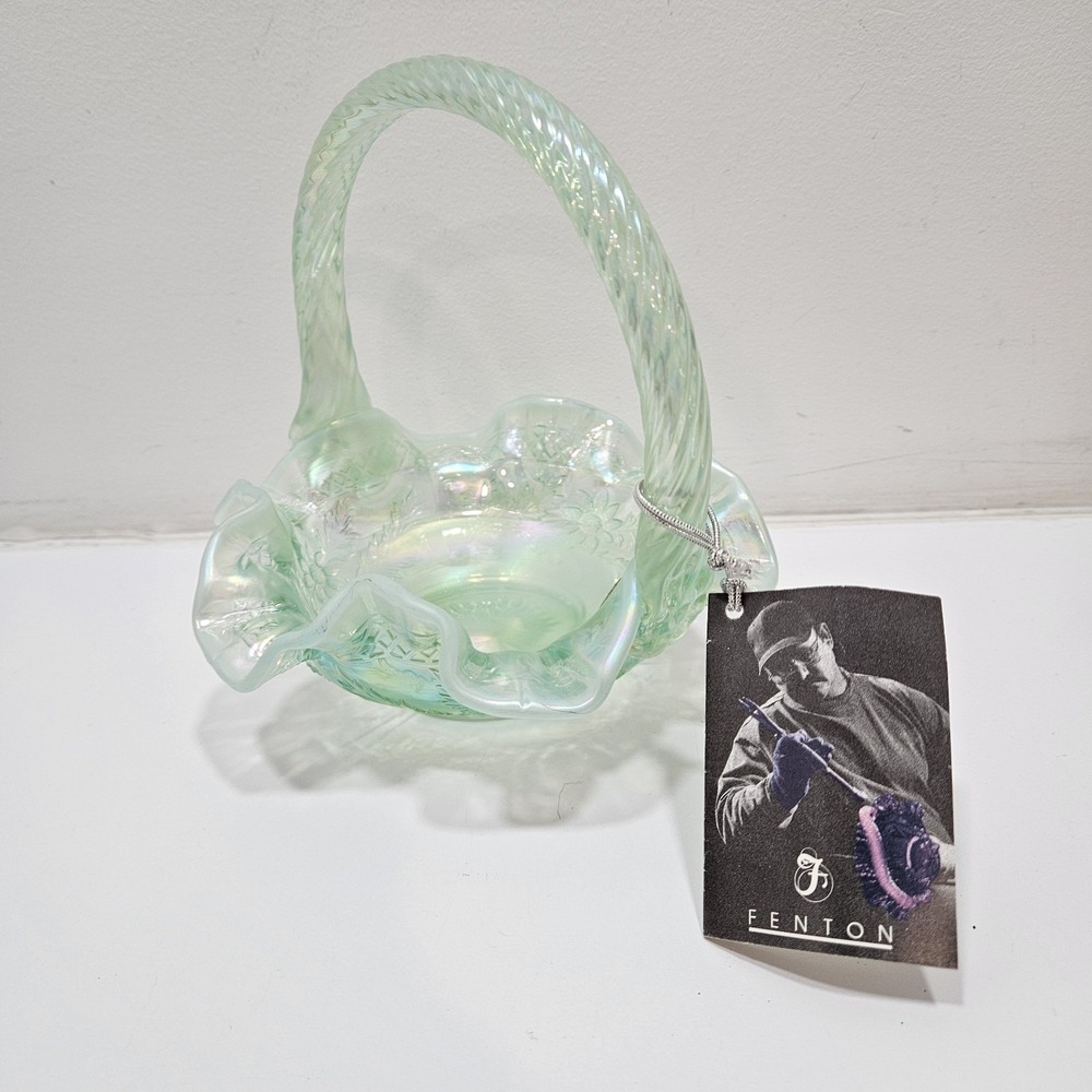 VTG Rare FENTON GLASS 6 " willow green opalescent basket